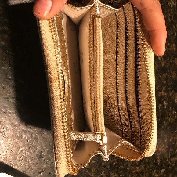 Tory Burch wristlet - Picture 3 of 4